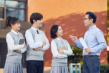 ����Wͬ�ȌW����T�WУ�W�M���а񣬸�������